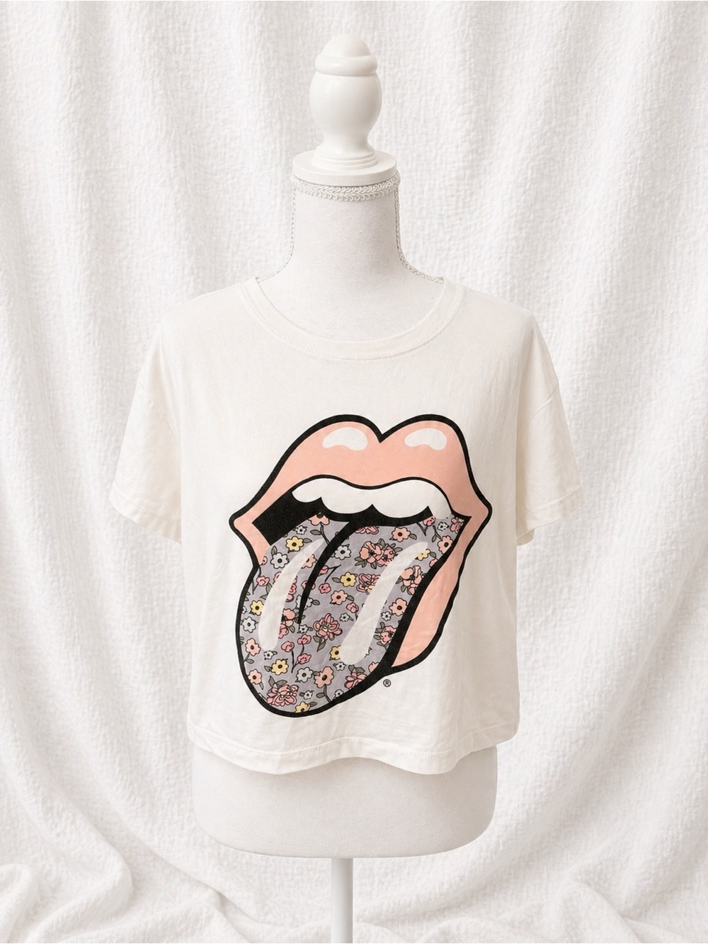 the Rolling Stones Floral Tongue Crop Tee - Cream & Peach